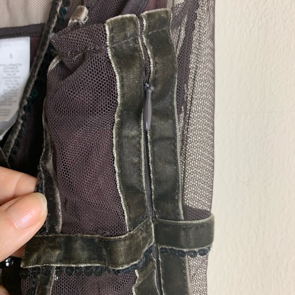 V-neck cami overlaid with sequin net top - Picture 3 of 4